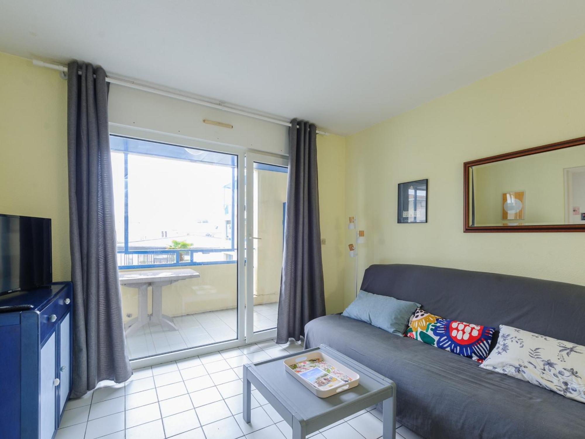 Apartment T2 A 50m De La Avec Piscine Et Terrasse - Chatelaillon-plage, 4 Personnes - Fr-1-535-50 *